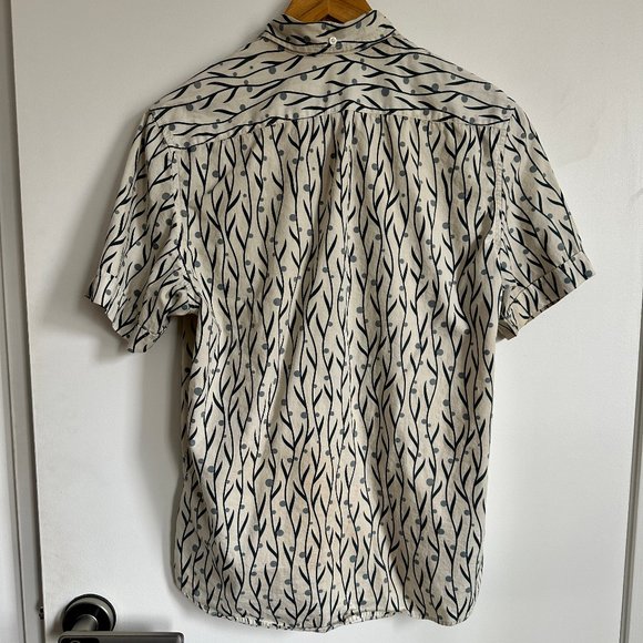 Kennington - Short Sleeve Button-Down Shirt - Large - Picture 7 of 10